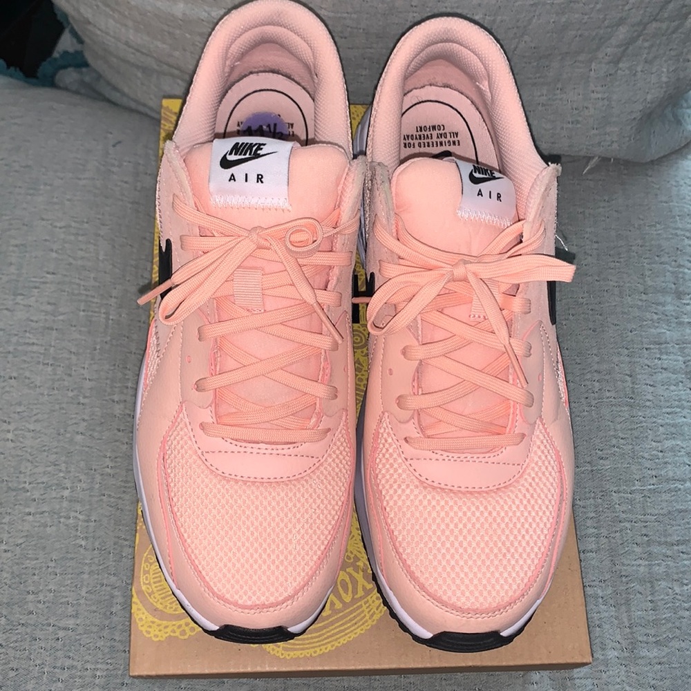 Women Nike air Max size 11 1/2
